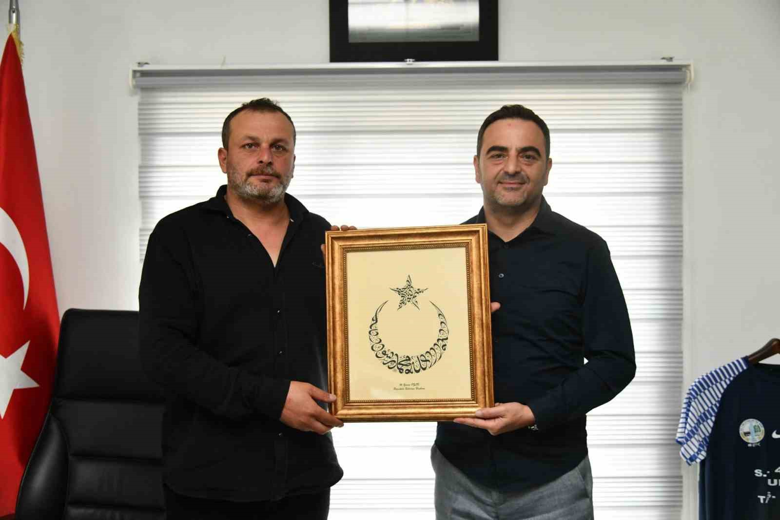 Başkan &Ouml;zl&uuml;, şof&ouml;rlerin sıkıntılarını yerinde dinledi
