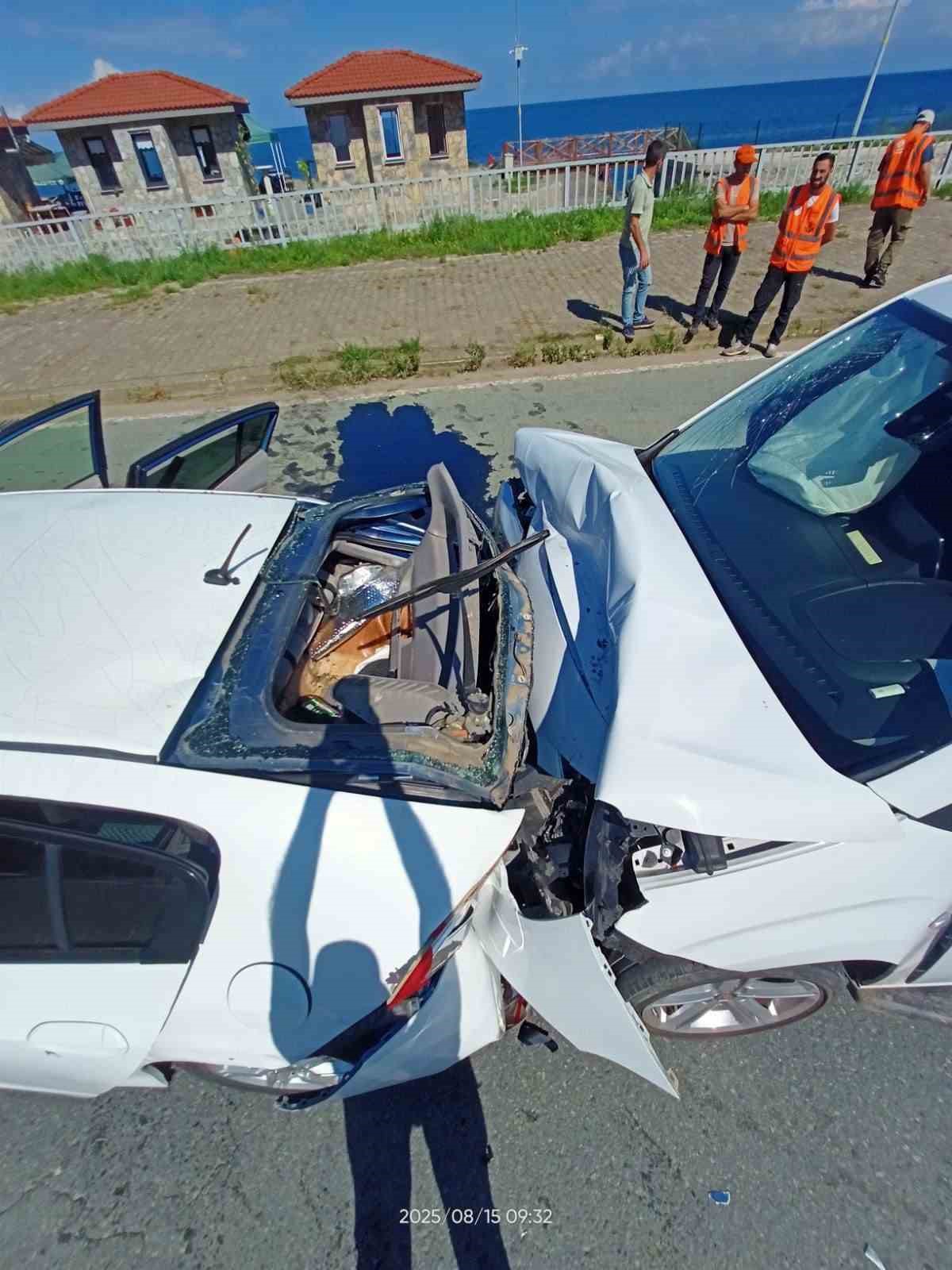 Rize&rsquo;de trafik kazası: 1 &ouml;l&uuml;, 5 yaralı

