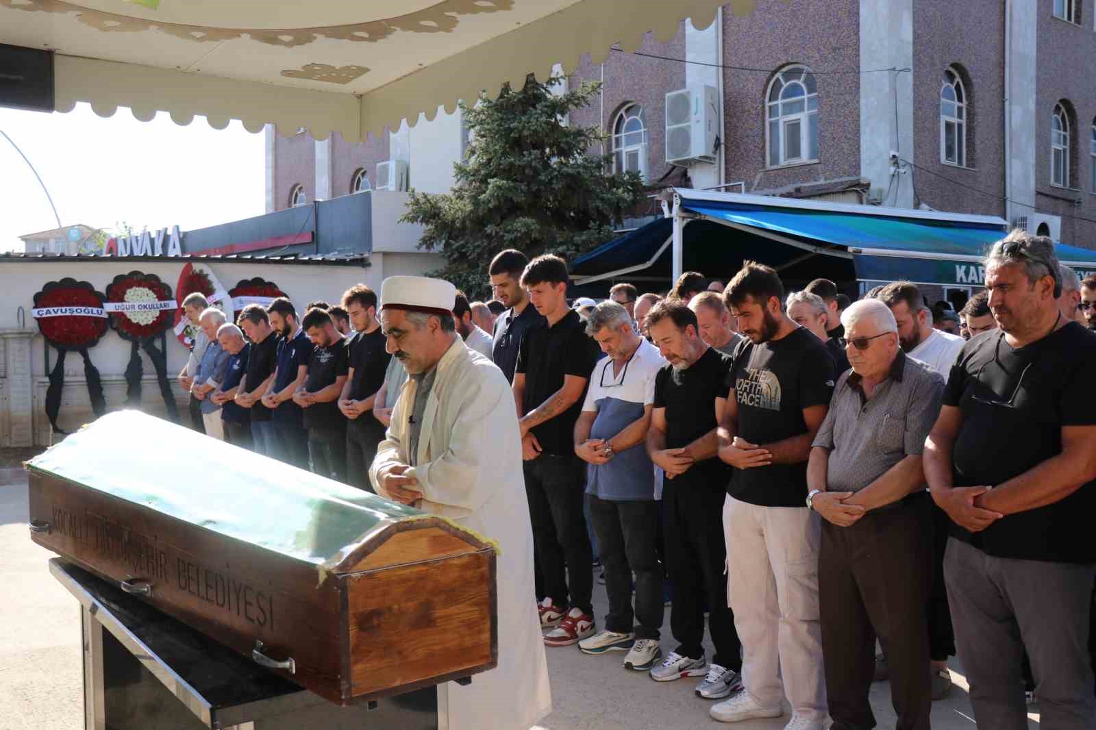 Feci kazada hayatını kaybeden Brisa yöneticisi son yolculuğuna uğurlandı