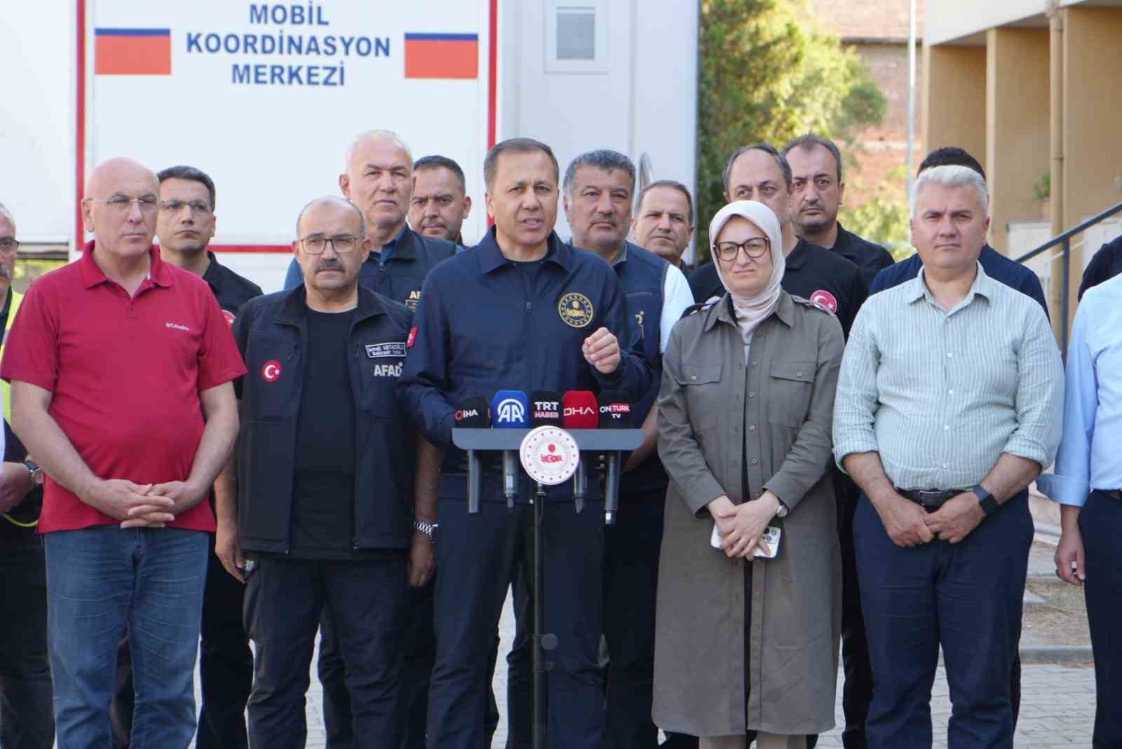 Bakan Yerlikaya: "831 bağımsız bölümün yıkık yada hasarlı olarak tespit edildi"