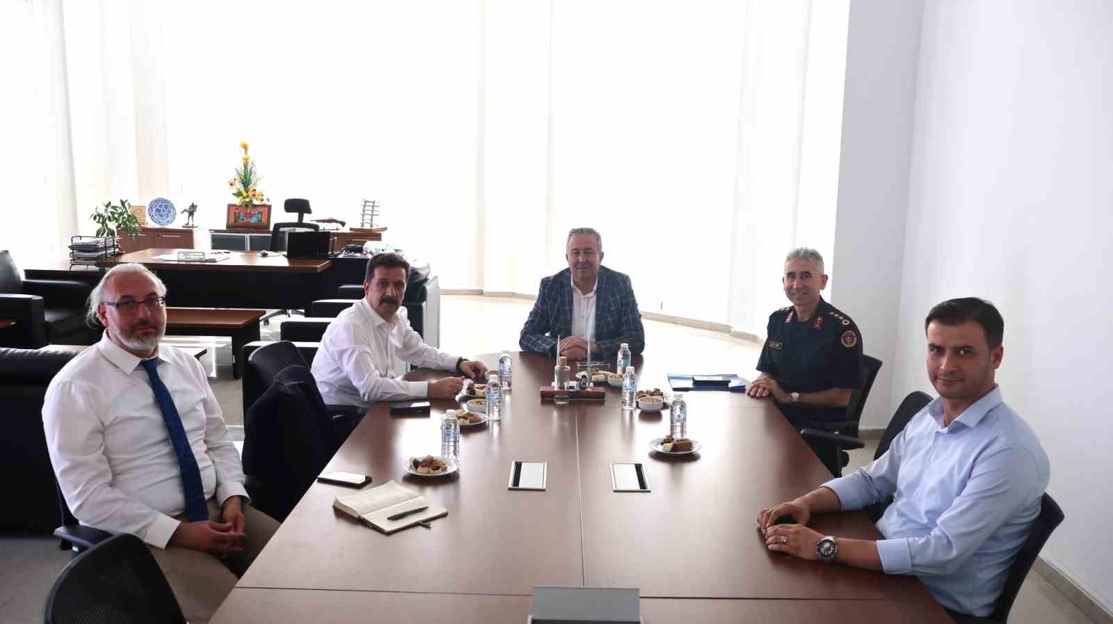 Kütahya İl Jandarma Komutanı Kültür ve Emniyet Müdürü Elbir’den 30 Ağustos OSB’ye ziyaret