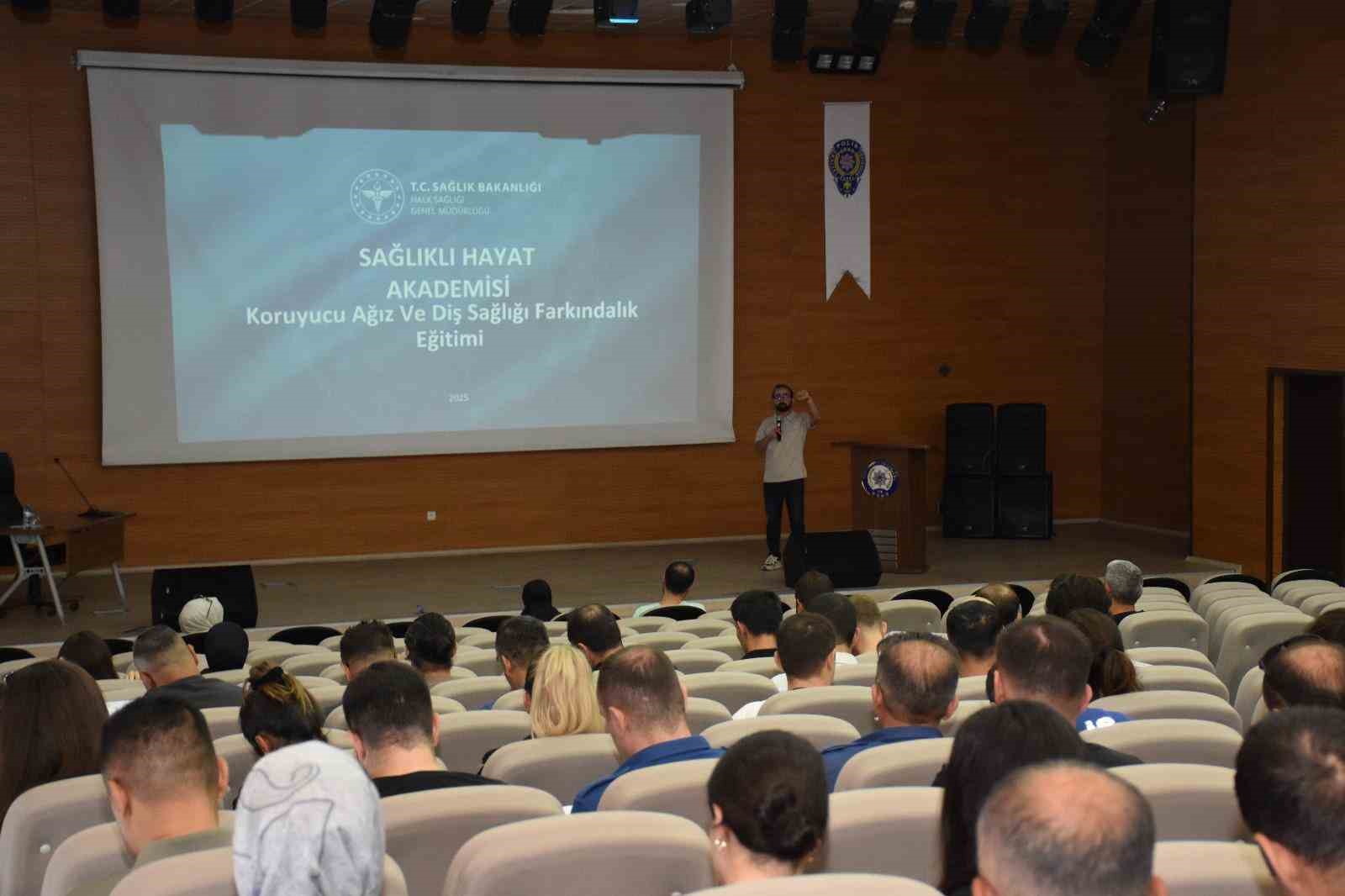 Siirt&rsquo;te Sağlıklı Hayat Akademisi Sağlık El&ccedil;ileri Programı başladı
