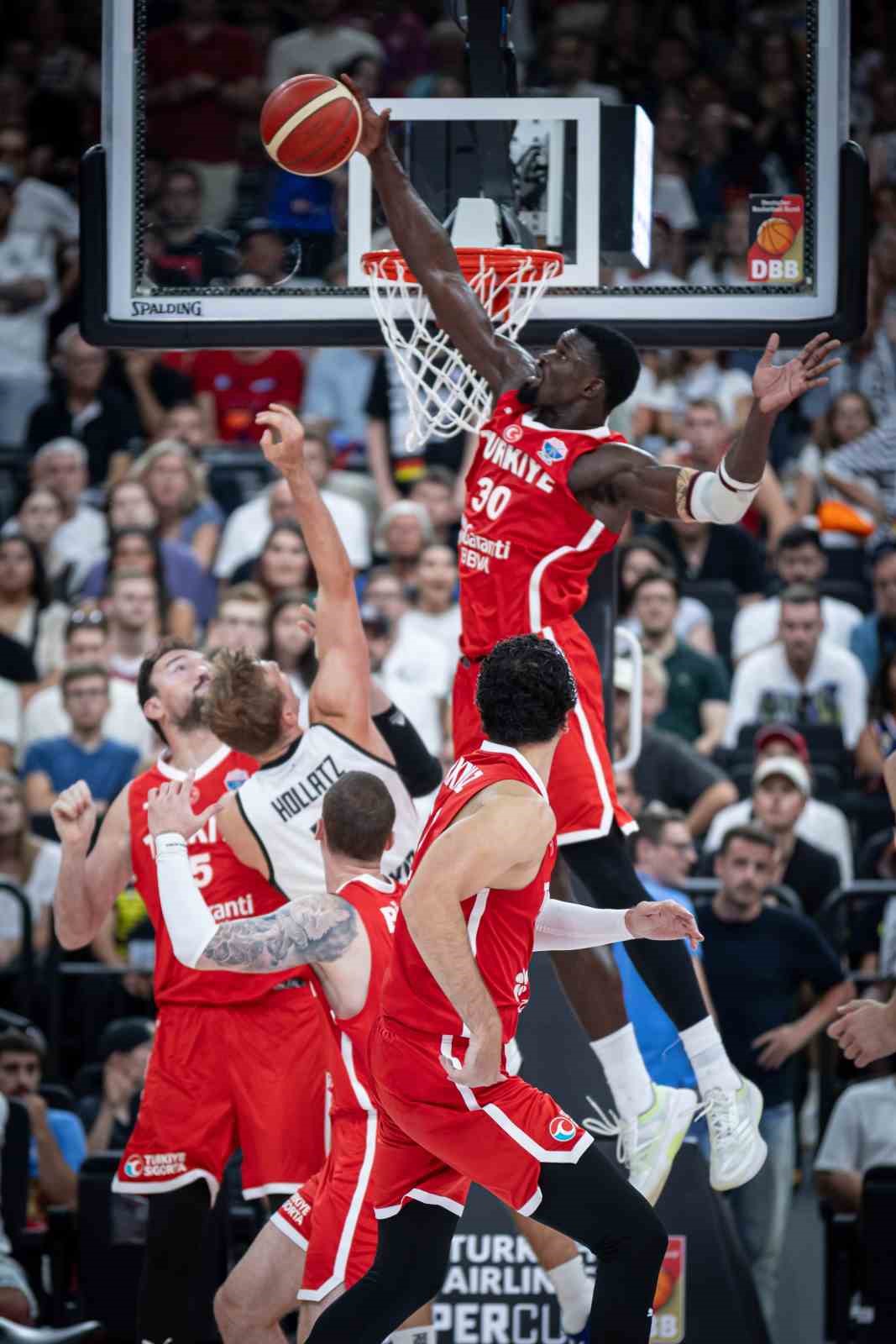 Türk Hava Yolları DBB Süper Kupa: Almanya: 73 - Türkiye: 71