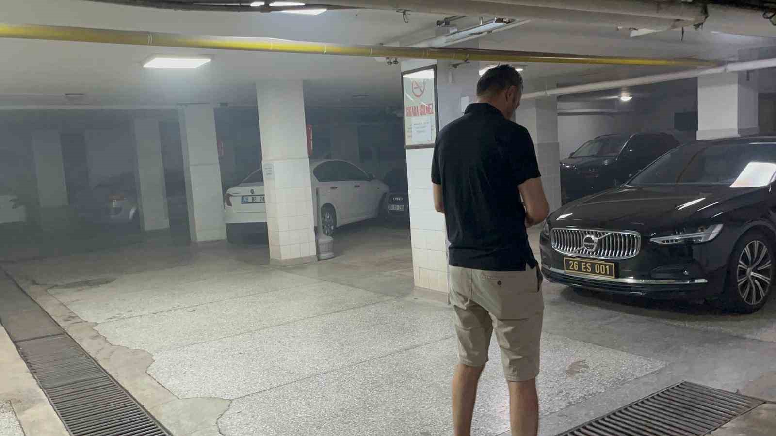 Eskişehir’de belediye binasında yangın paniği