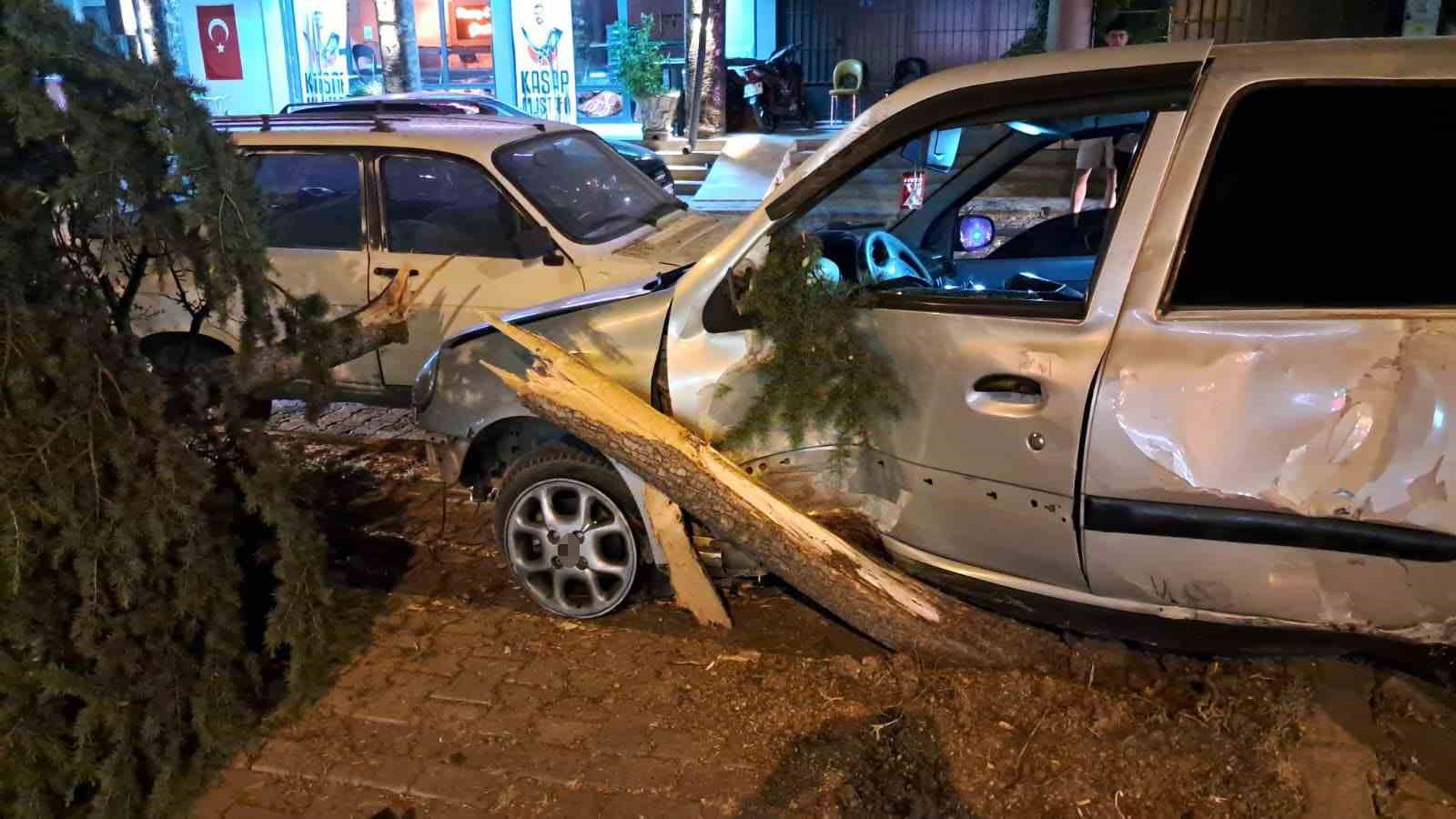 Karaman’da ortalığın savaş alanına döndüğü kaza maddi hasarla atlatıldı