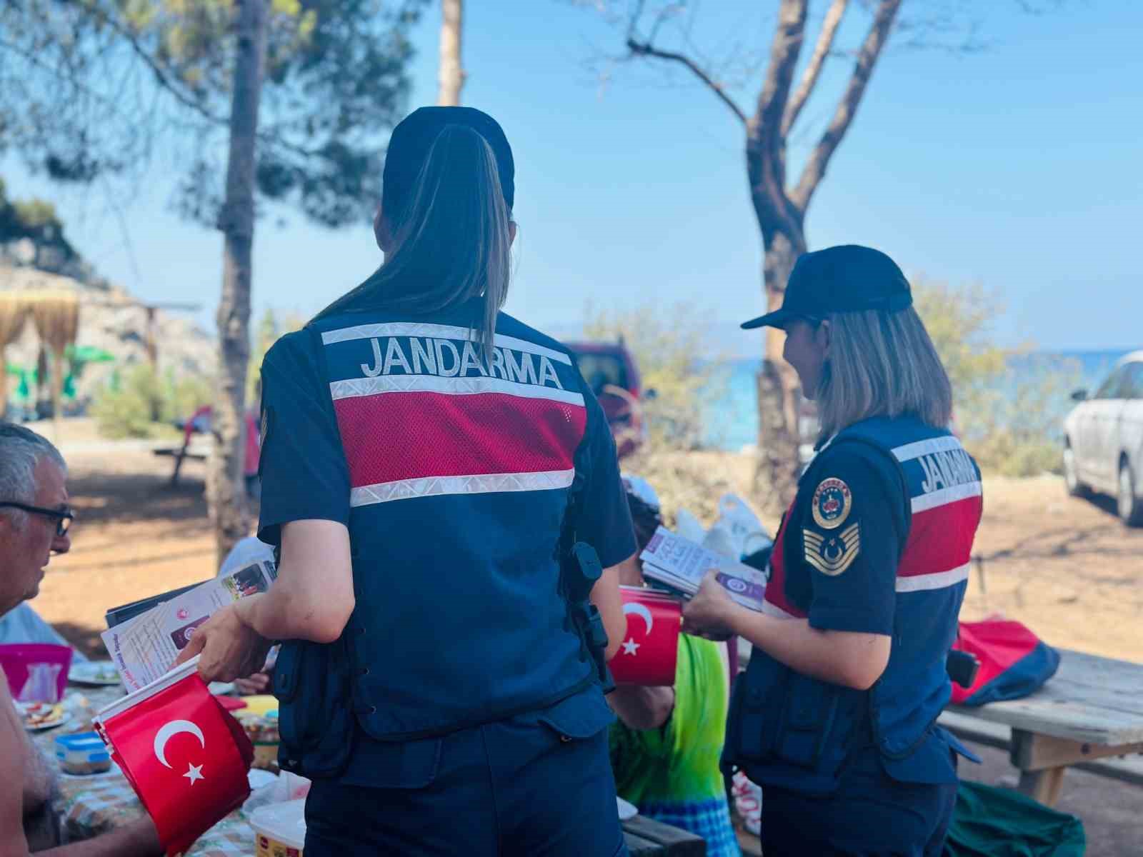 Milli Park ziyaretçilerine KADES bilgilendirmesi