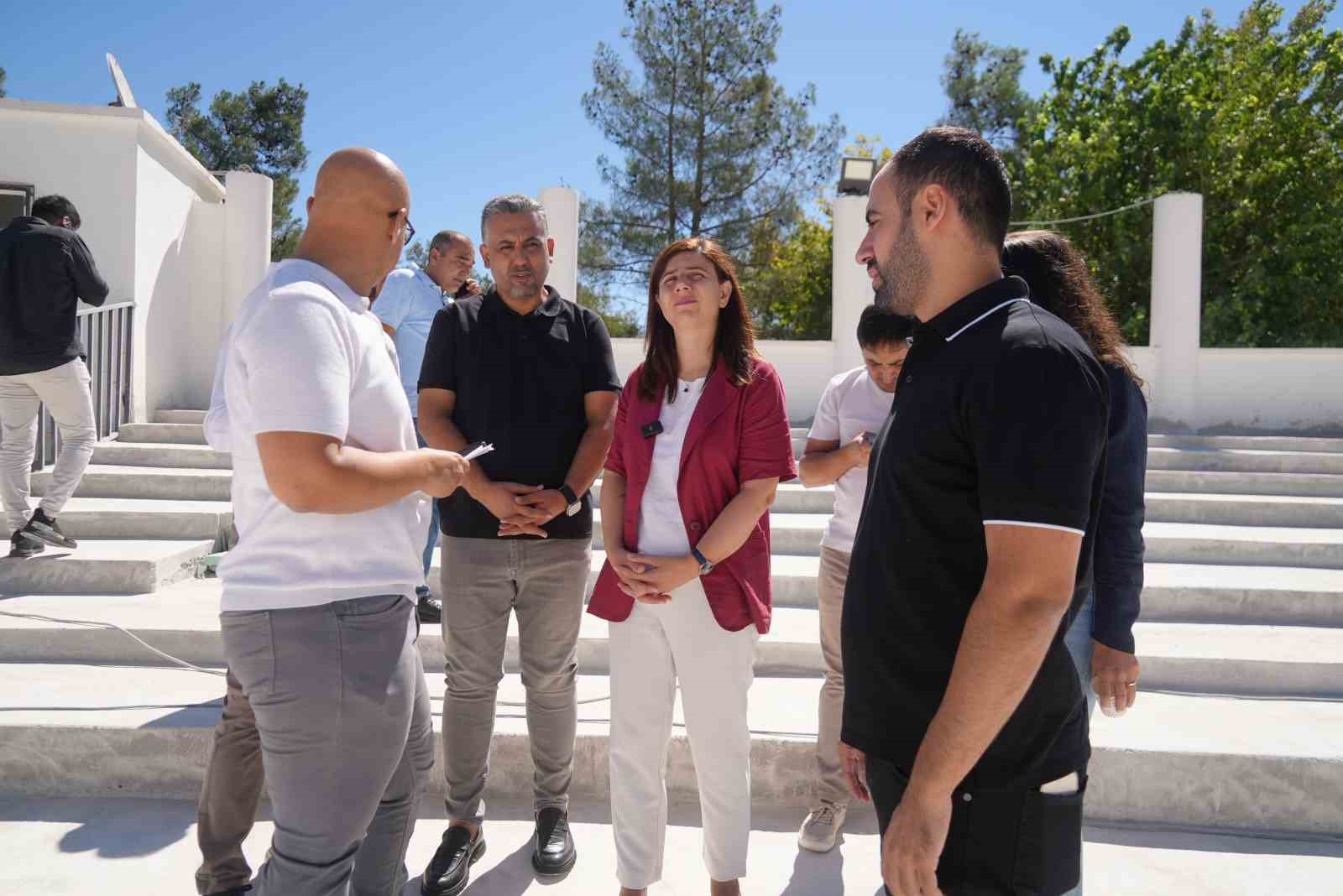 Bakan Bucak, ett merkezleri ve kltrel alanlar inceledi
