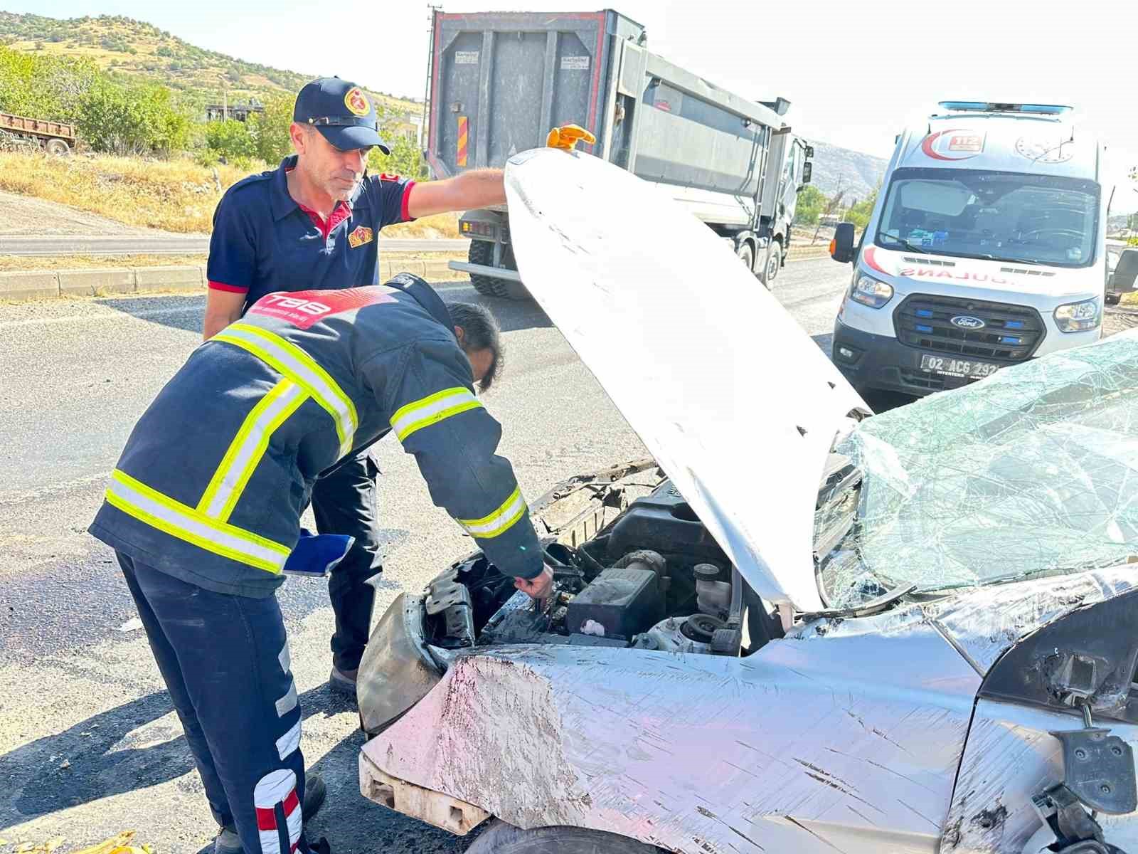 Takla atan otomobilin sürücüsü yaralandı
