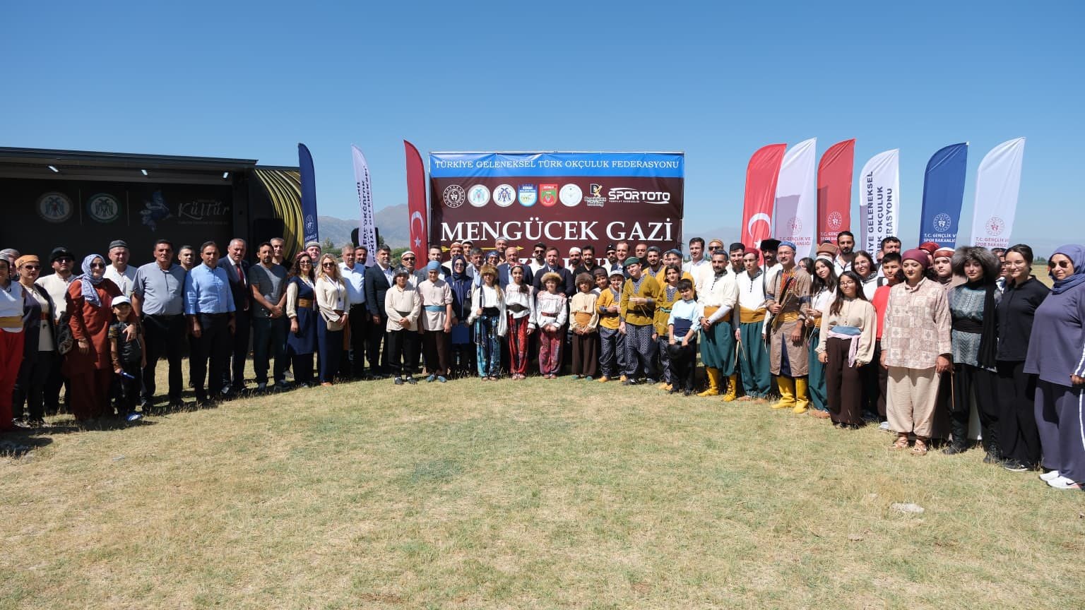 Mengücek Melik Gazi Menzil Okçuluğu müsabakaları başladı
