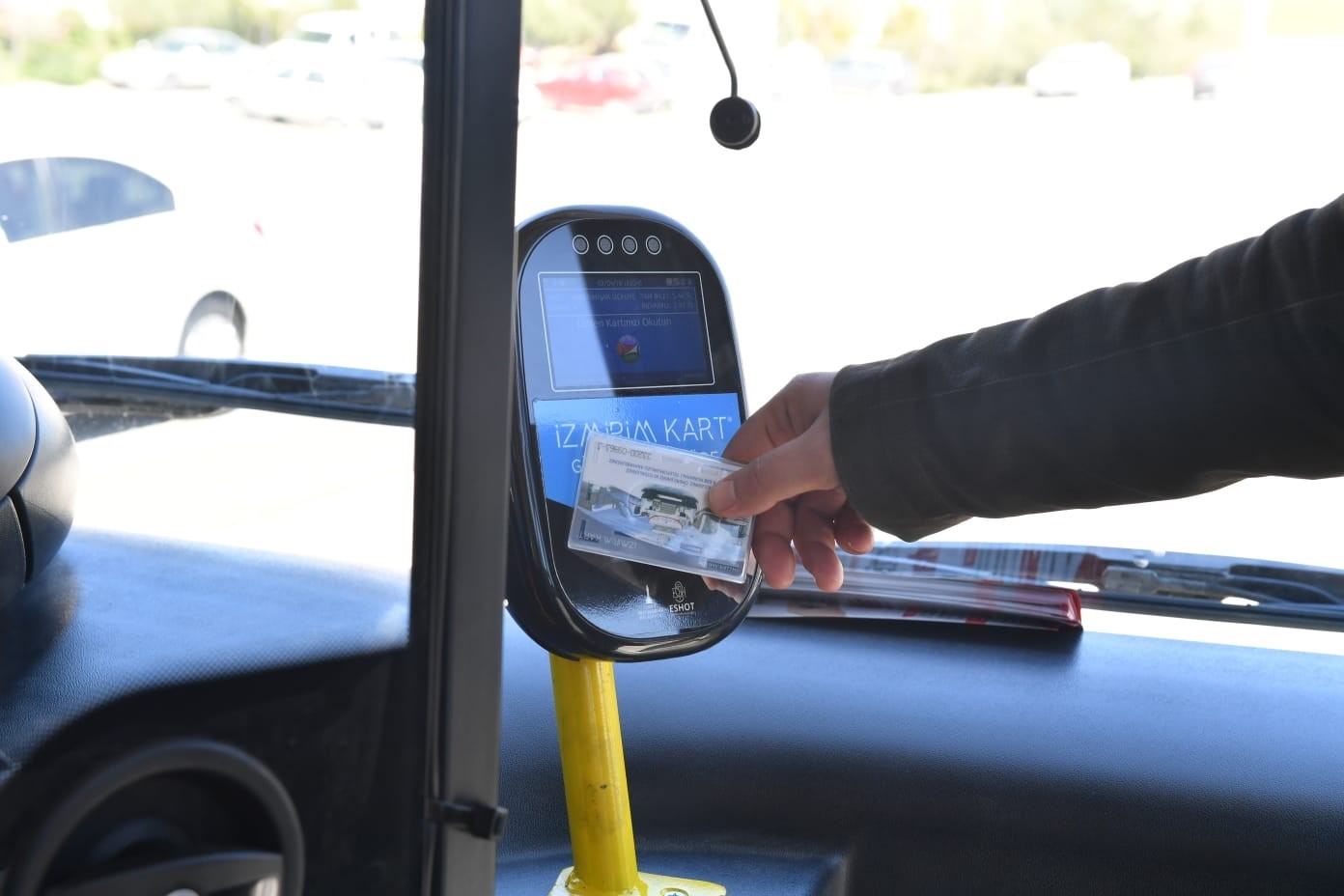 İzmir’de ulaşım ücretlerine zam