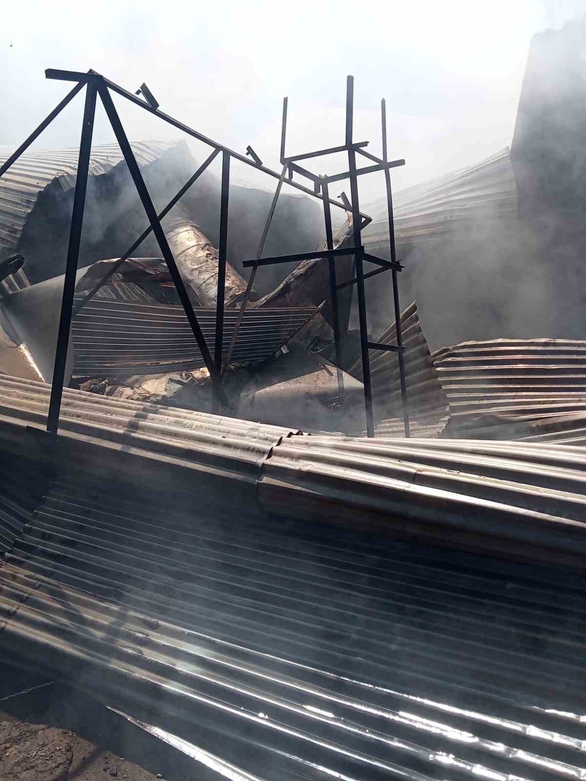 Aşkale&rsquo;de korkutan yangın
