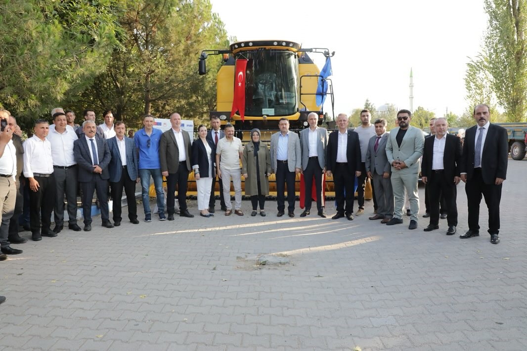 Simav&rsquo;da tarıma dev yatırım, y&uuml;zde 70 hibe ile makine parkı hizmete girdi
