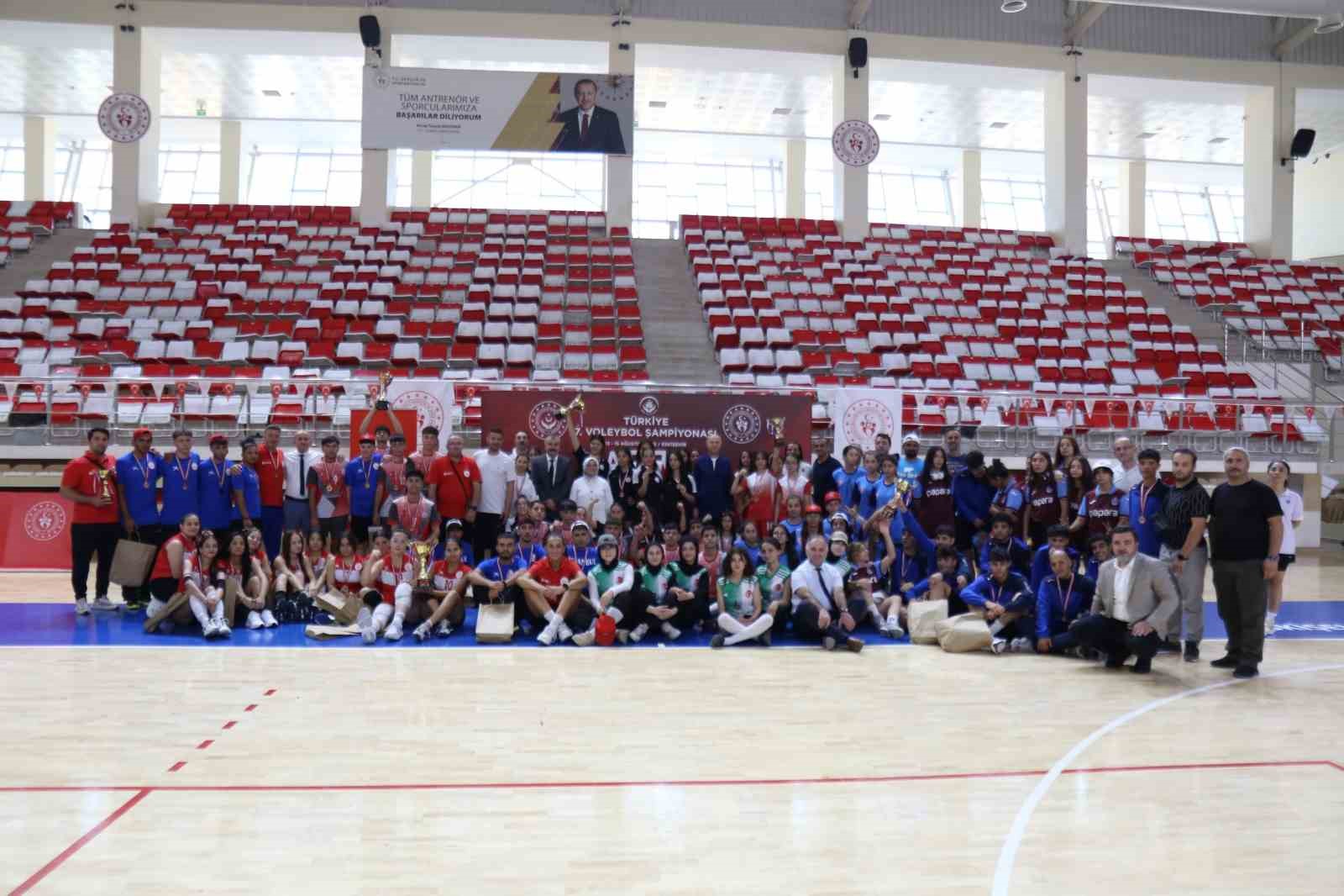 ’7. Türkiye Voleybol Şampiyonası’ sona erdi