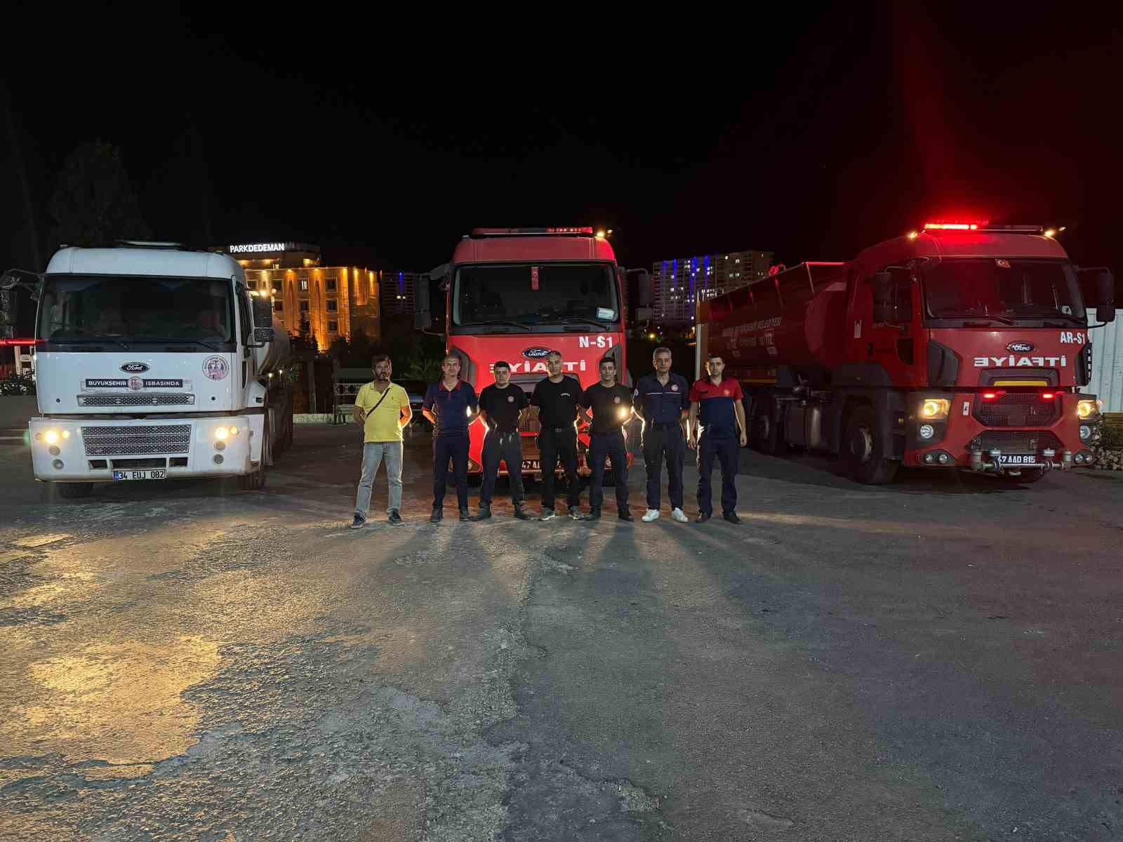 Mardin Büyükşehir Belediyesi’nden Lice’deki örtü yangını söndürme çalışmalarına destek