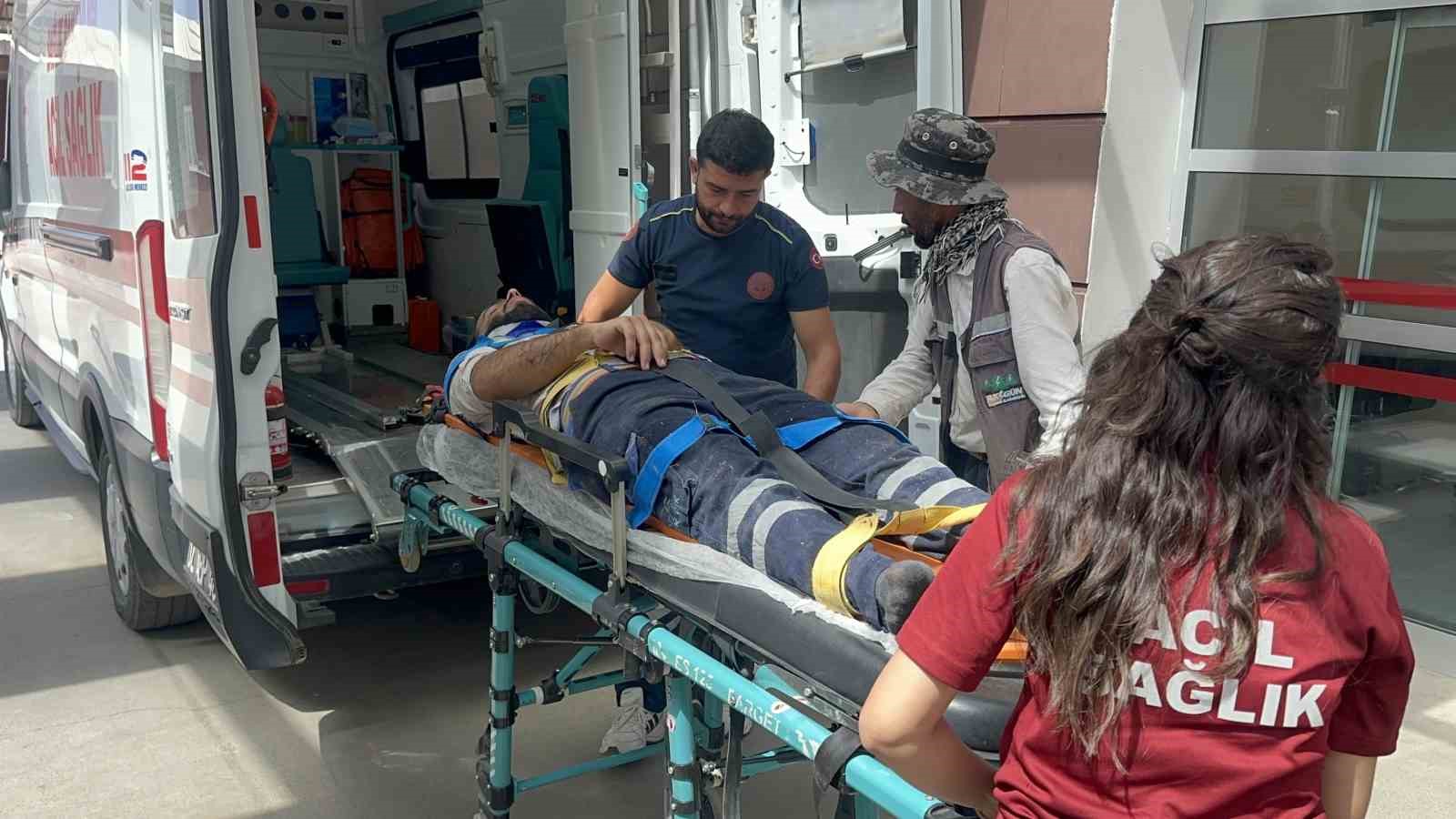 Y&uuml;ksekten d&uuml;şen iş&ccedil;i yaralandı
