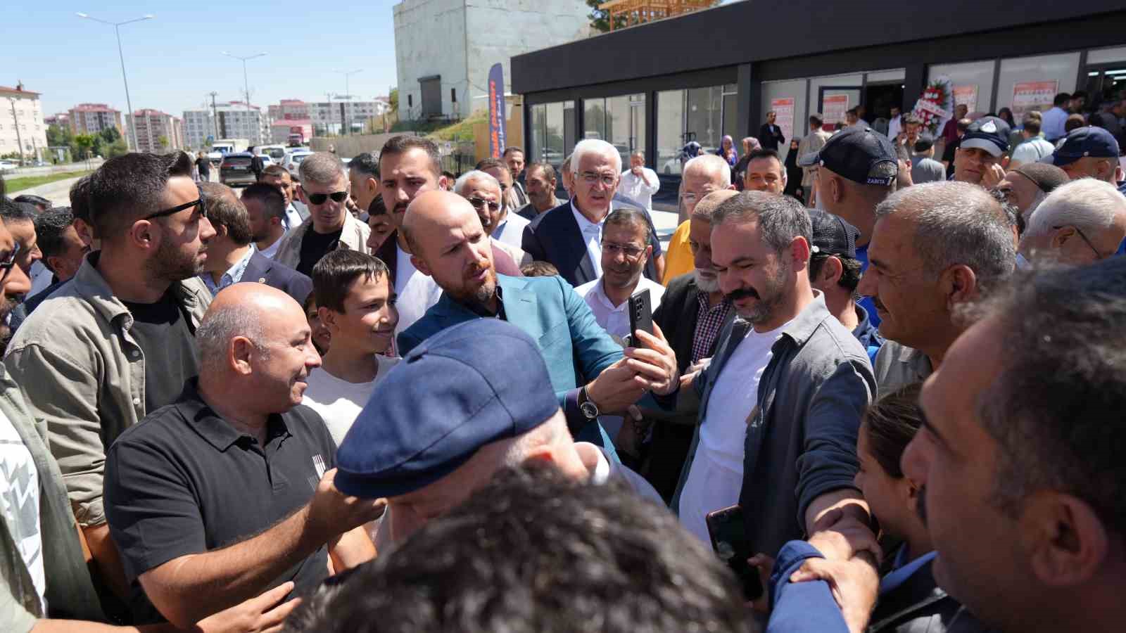 Erzurum&rsquo;da halk pazarı a&ccedil;ıldı
