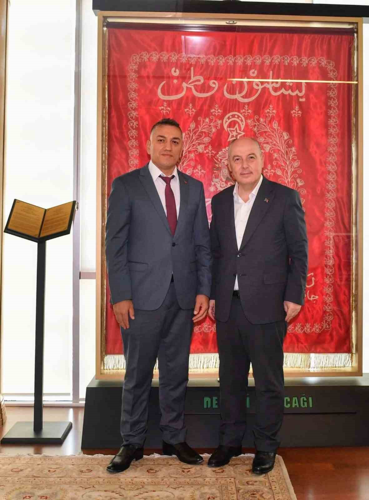 Vali &Ccedil;oşkun, Geleneksel El Sanatları Sanat&ccedil;ısı Bat&rsquo;ı kabul etti
