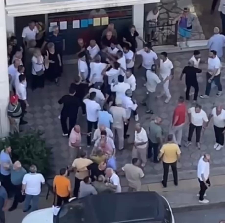 CHP mahalle se&ccedil;iminde kavga
