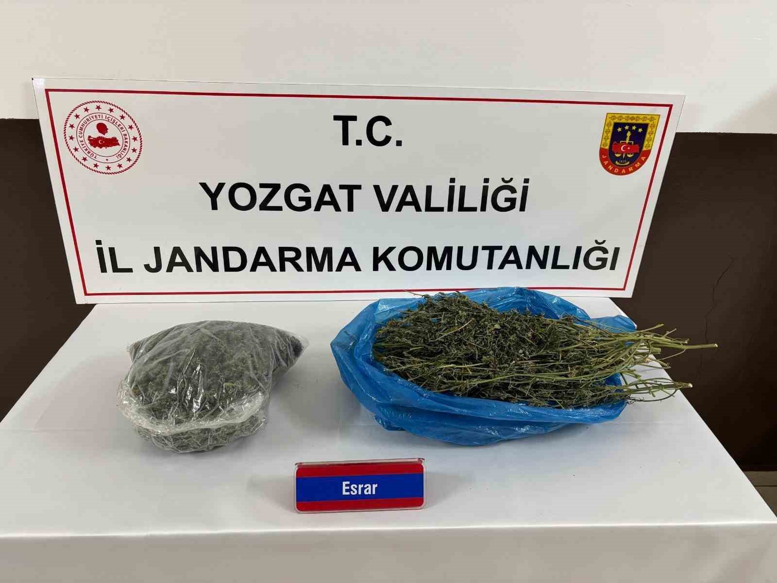 Uyuşturucu sevkiyatı yapan şahısta 740 gram kubar esrar yakalandı