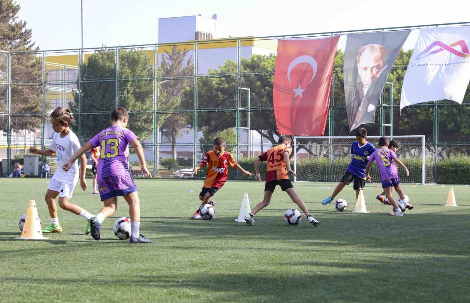 Mersin’de yıl boyu ücretsiz futbol kursu