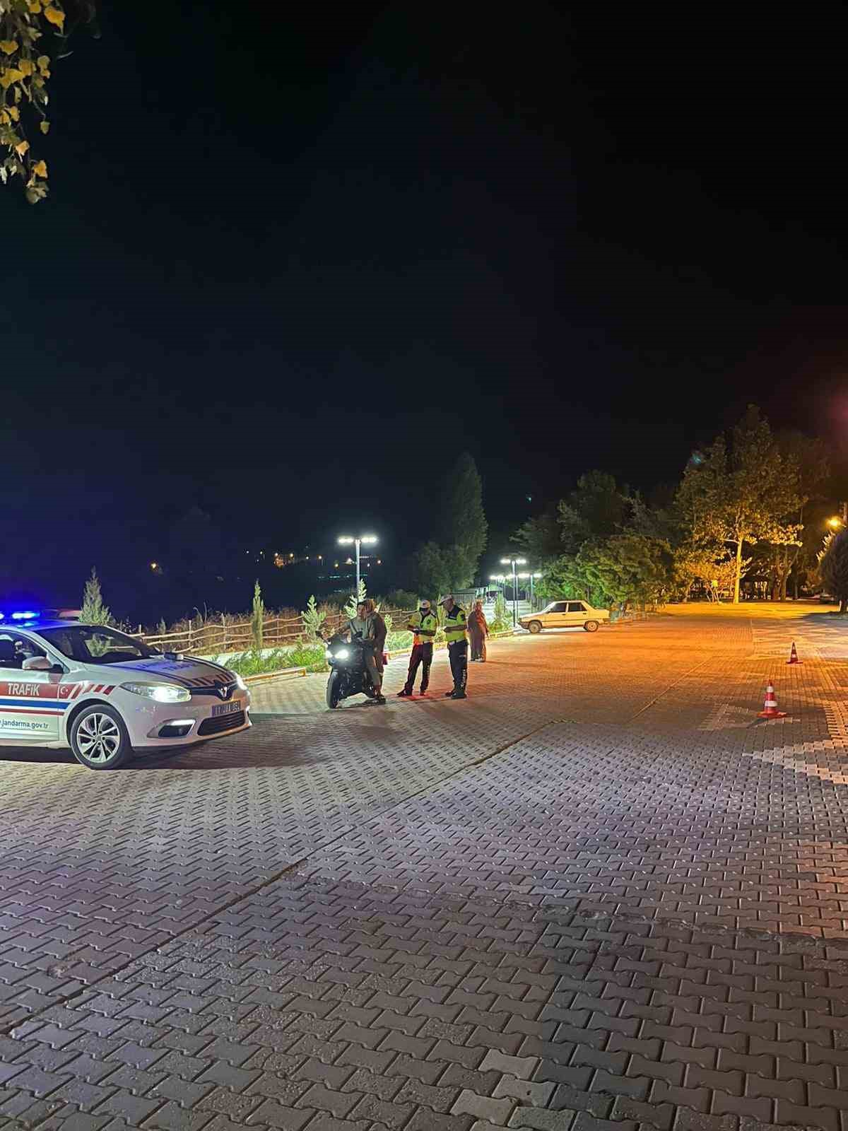 Bilecik&rsquo;te 187 s&uuml;r&uuml;c&uuml;ye trafik cezası yazıldı
