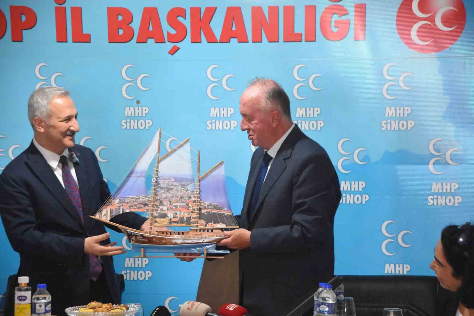 Yurdakul: "Milletimiz g&ouml;nl&uuml;n&uuml; ferah tutsun"
