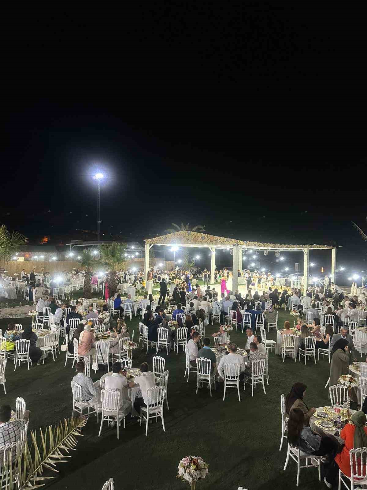 Karacabey&rsquo;de evlencek &ccedil;iftlere m&uuml;jde: O d&uuml;ğ&uuml;n salonu artık &uuml;cretsiz!
