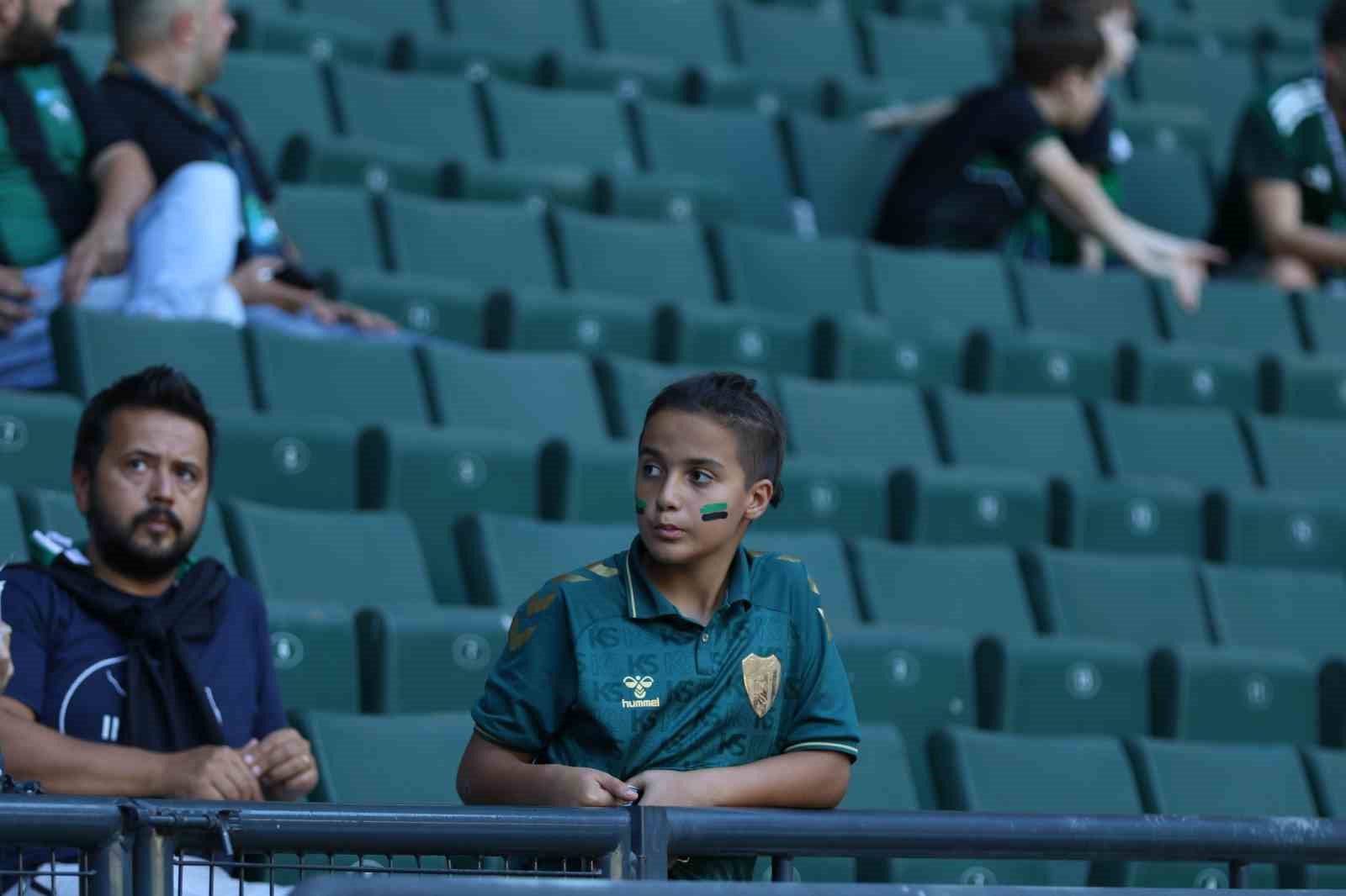 Trendyol Süper Lig: Kocaelispor: 0 - Samsunspor: 0 (Maç devam ediyor)