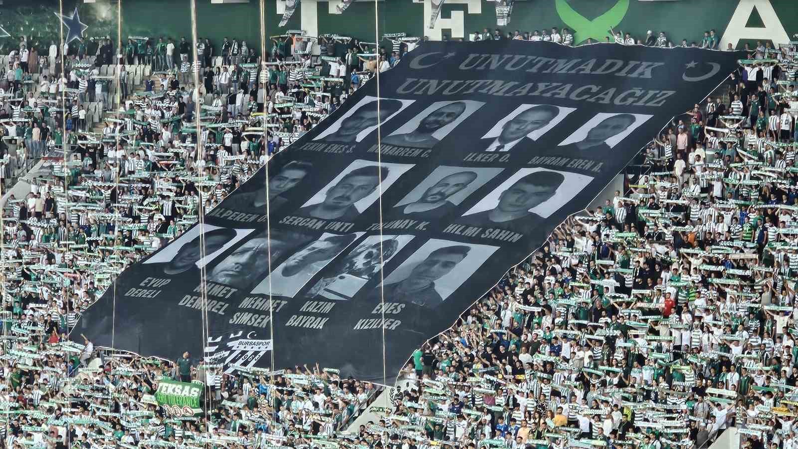 Bursaspor Eskişehirspor maçında orman şehitleri anıldı