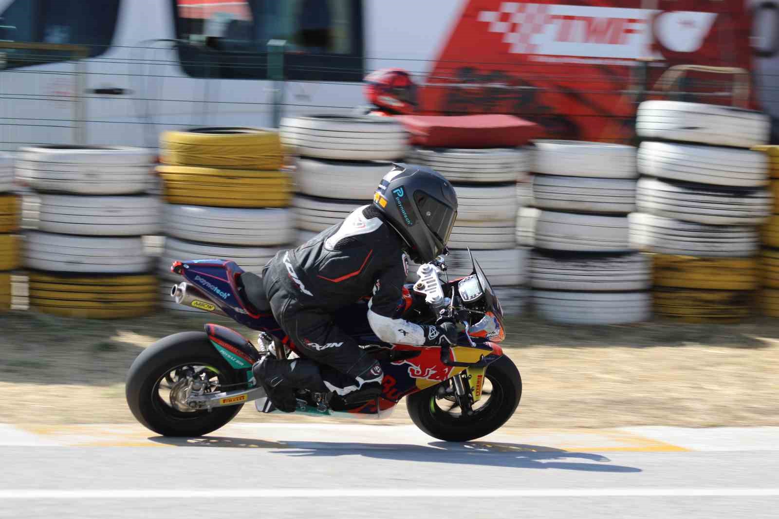 S&uuml;permoto Şampiyonası&rsquo;nın 3. Ayak Yarışları Uşak&rsquo;ta başladı
