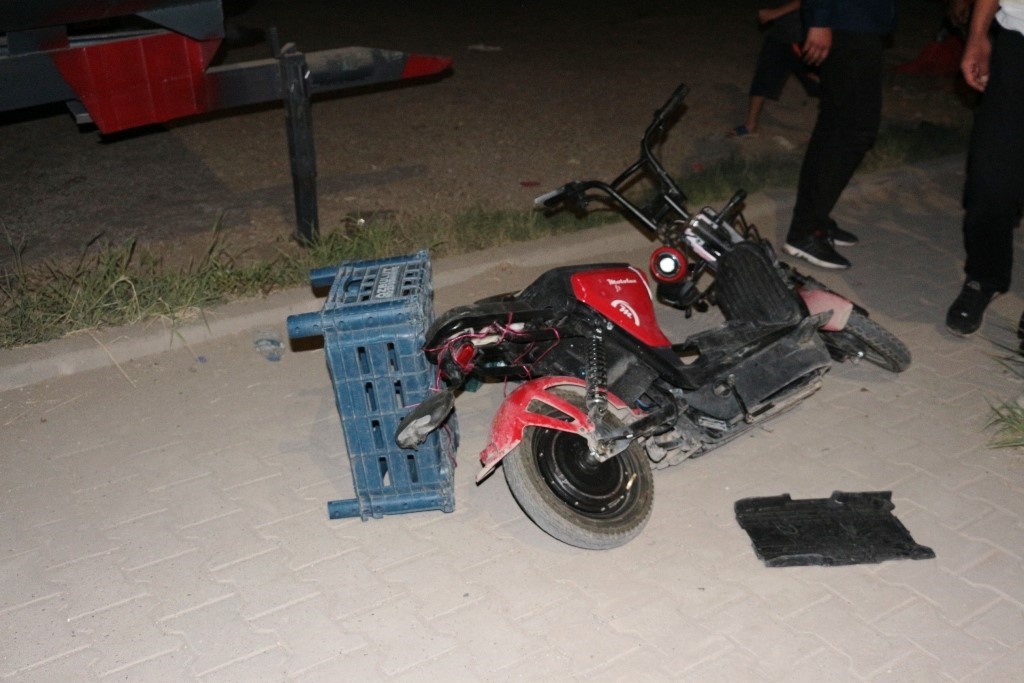 Cizre’de otomobil motokuryeye çarptı: 1 yaralı