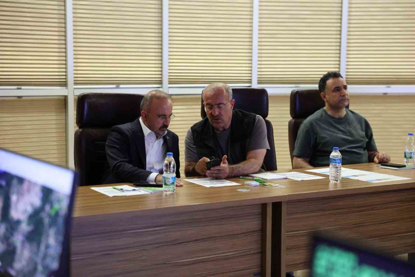 İçişleri Bakan Yardımcısı Turan, Çanakkale’de yangın söndürme çalışmalarını takip etti