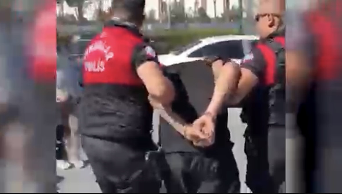 Aranan şahıs uyuşturucuyla yakalandı