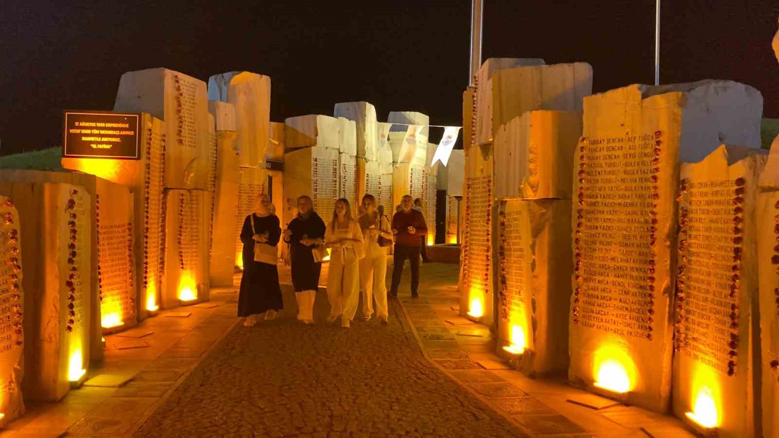 Yalova’da Marmara Depremi’nde hayatını kaybedenler anıldı