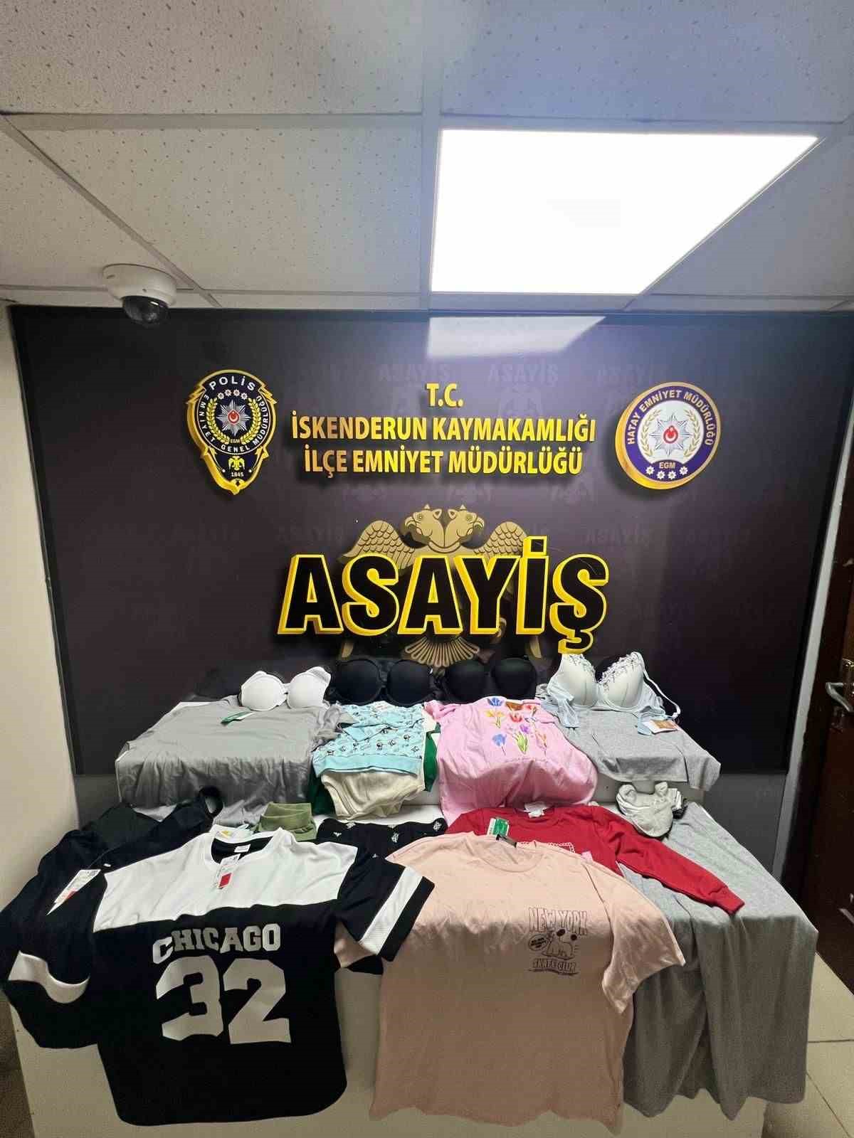 AVM&rsquo;de 5 farklı mağazadan kıyafet ve ayakkabı &ccedil;aldı
