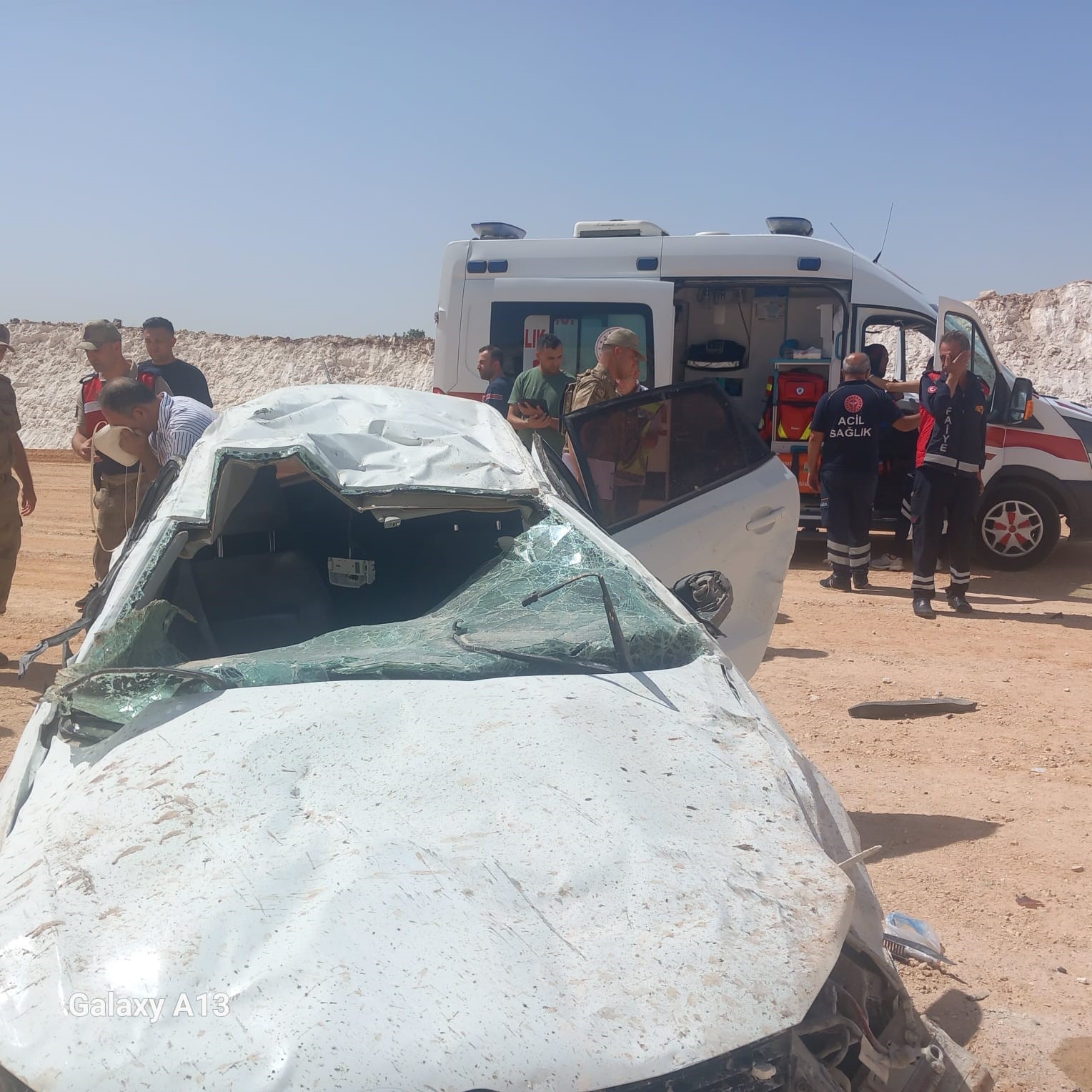 Mardin’de otomobil şarampole yuvarlandı: 1 ölü, 6 yaralı
