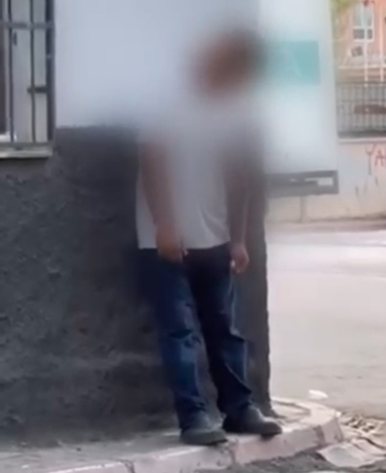 Madde aldığı &ouml;ne s&uuml;r&uuml;len şahıs g&ouml;r&uuml;nt&uuml;lerdeki kişinin kendisi olmadığını s&ouml;yledi
