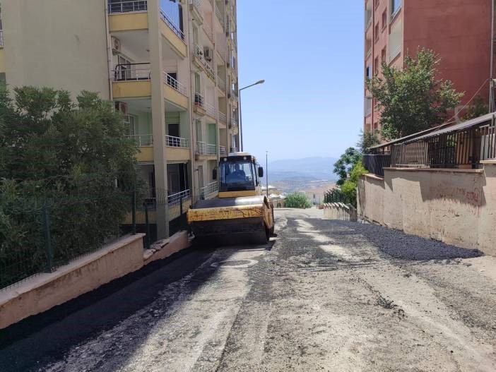 Şırnak Belediyesi yol onarımları için kolları sıvadı