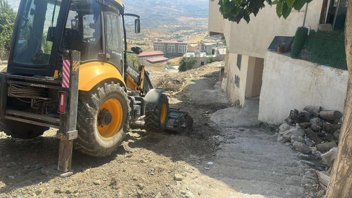 Şırnak Belediyesi yol onarımları i&ccedil;in kolları sıvadı
