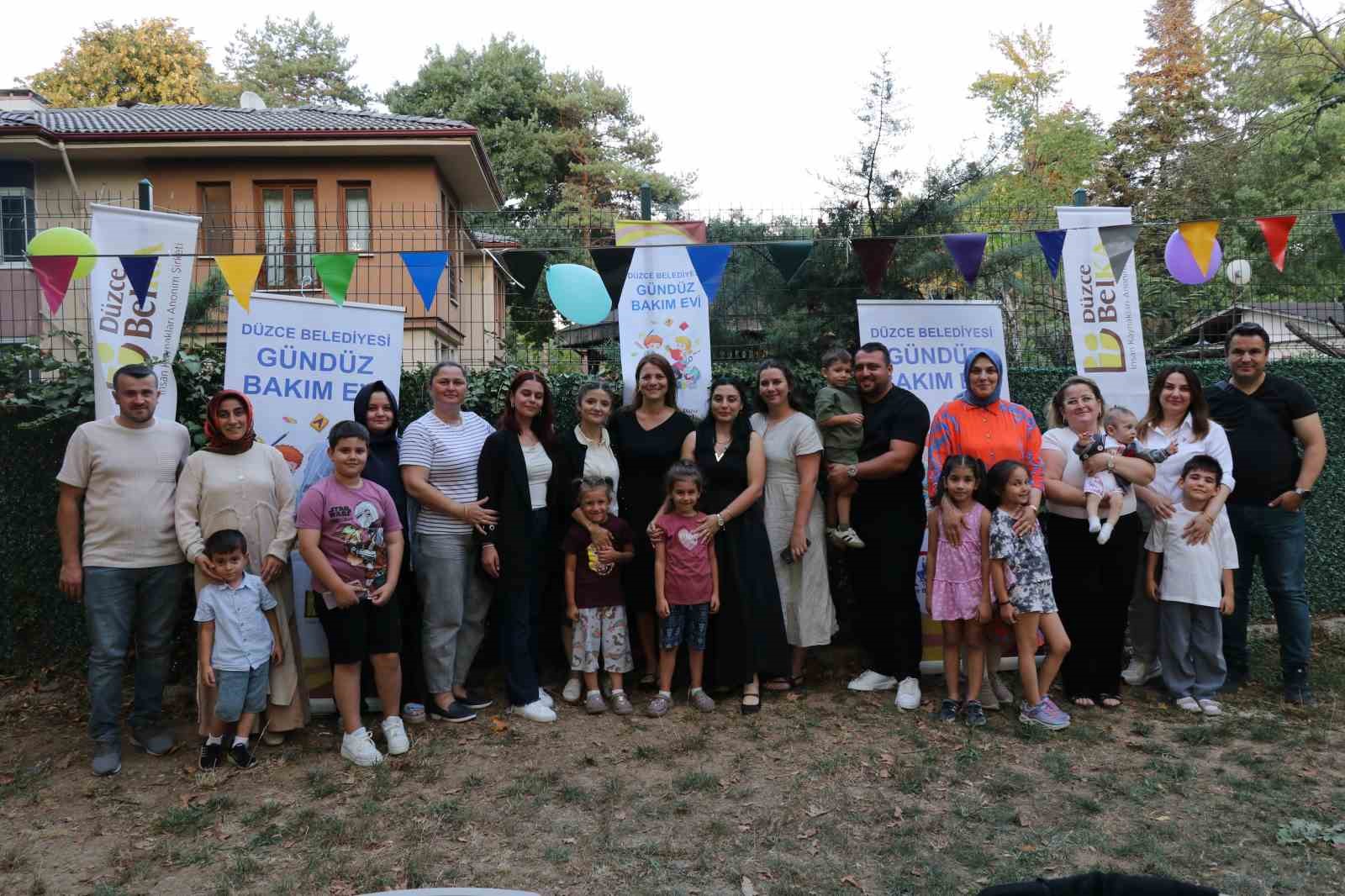 D&uuml;zce Belediyesi G&uuml;nd&uuml;z Bakımevi ilk mezunlarını verdi
