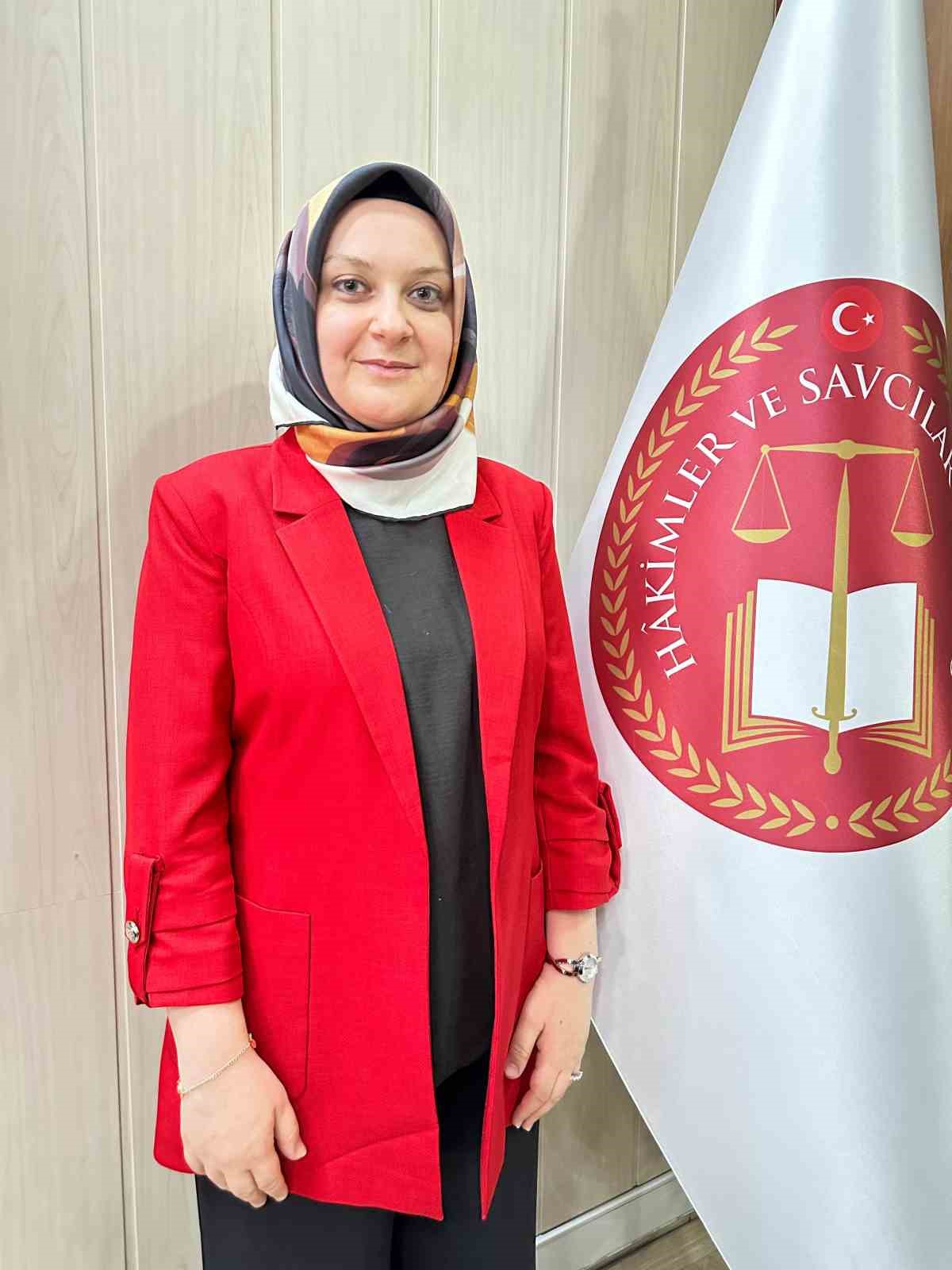 Y&uuml;ksekova Adliyesi&rsquo;nde bir ilk: Kadın başkan g&ouml;revde
