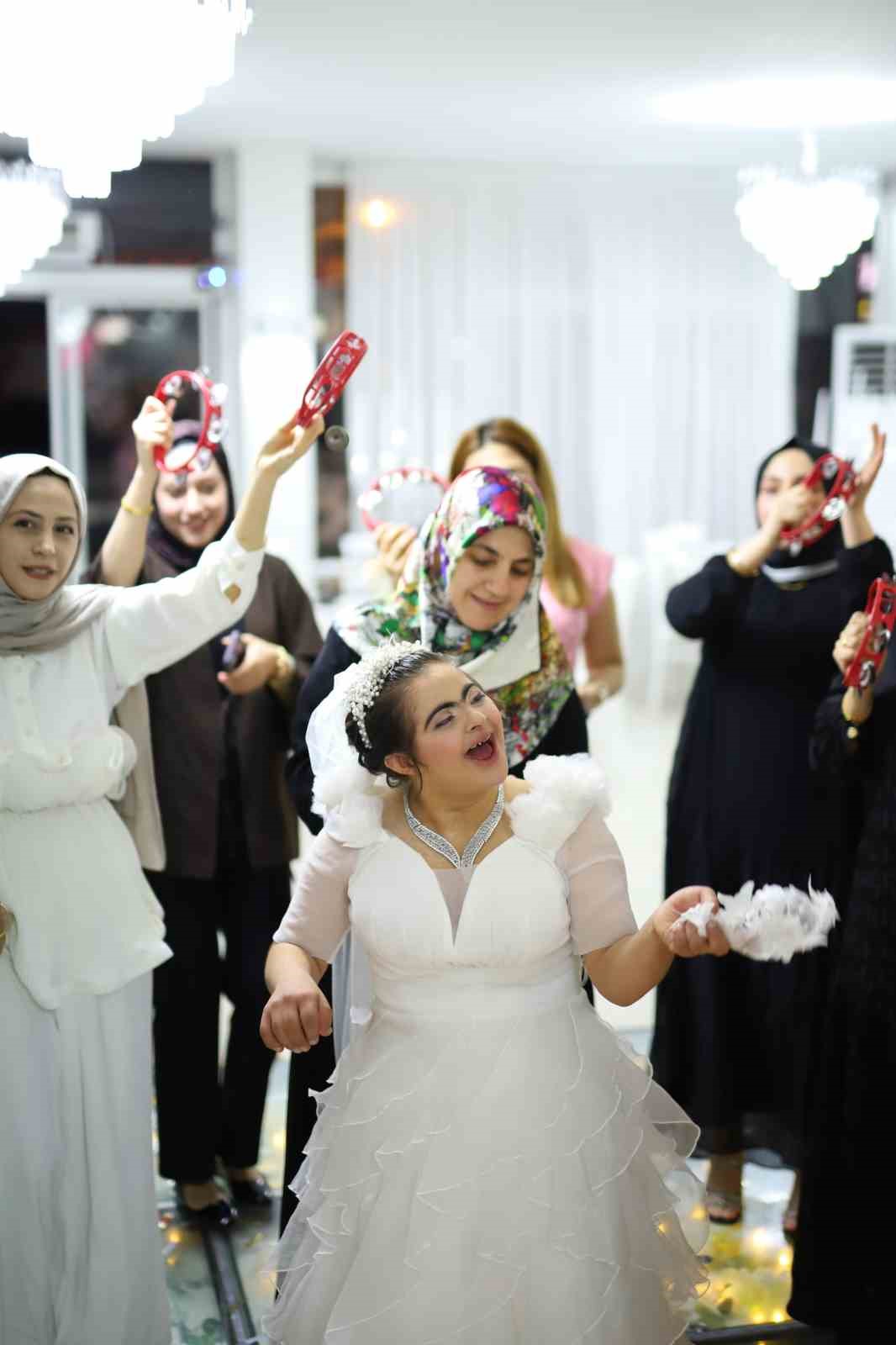 Batman’da down sendromlu Şeyman’ın gelin olma hayali gerçekleştirildi