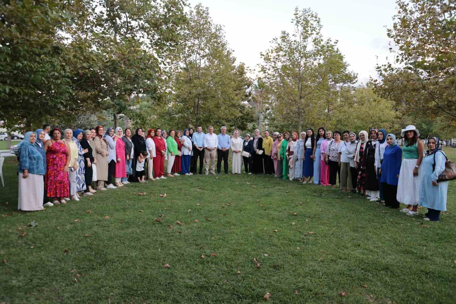 Başkan Kurnaz, mahalle kadın kolları başkanlarıyla buluştu
