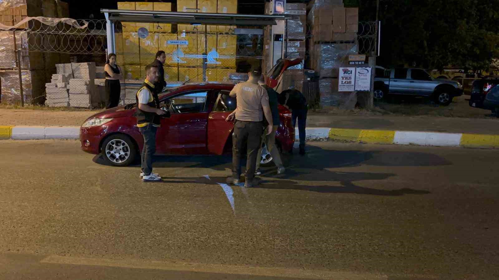 Edirne&rsquo;de &lsquo;Şok&rsquo; uygulamada alkoll&uuml; s&uuml;r&uuml;c&uuml;ler yakalandı
