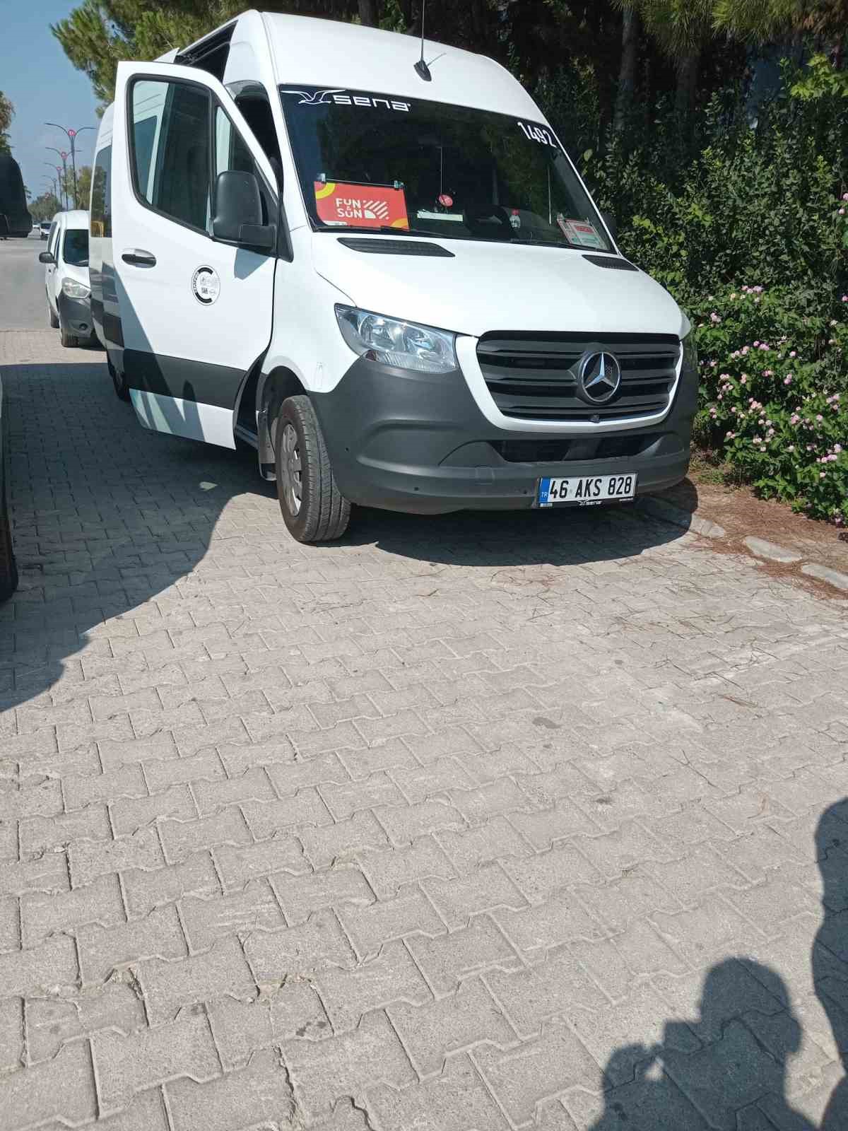 Antalya’da tur minibüsü şoförü aracında ölü bulundu