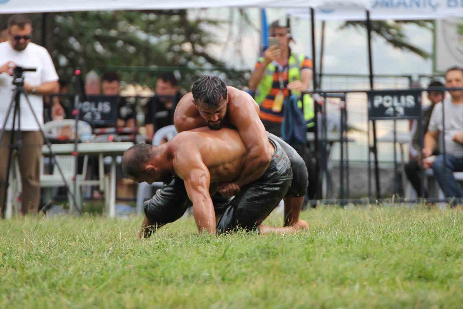 Domaniç’te 664. Yağlı Pehlivan Güreşleri büyük coşkuyla gerçekleşti