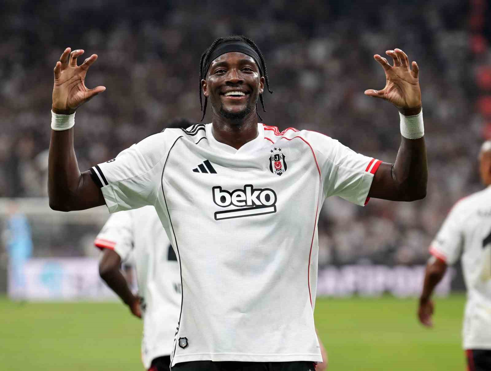 Tammy Abraham ve Orkun K&ouml;k&ccedil;&uuml;, S&uuml;per Lig&rsquo;de ilk kez forma giydi
