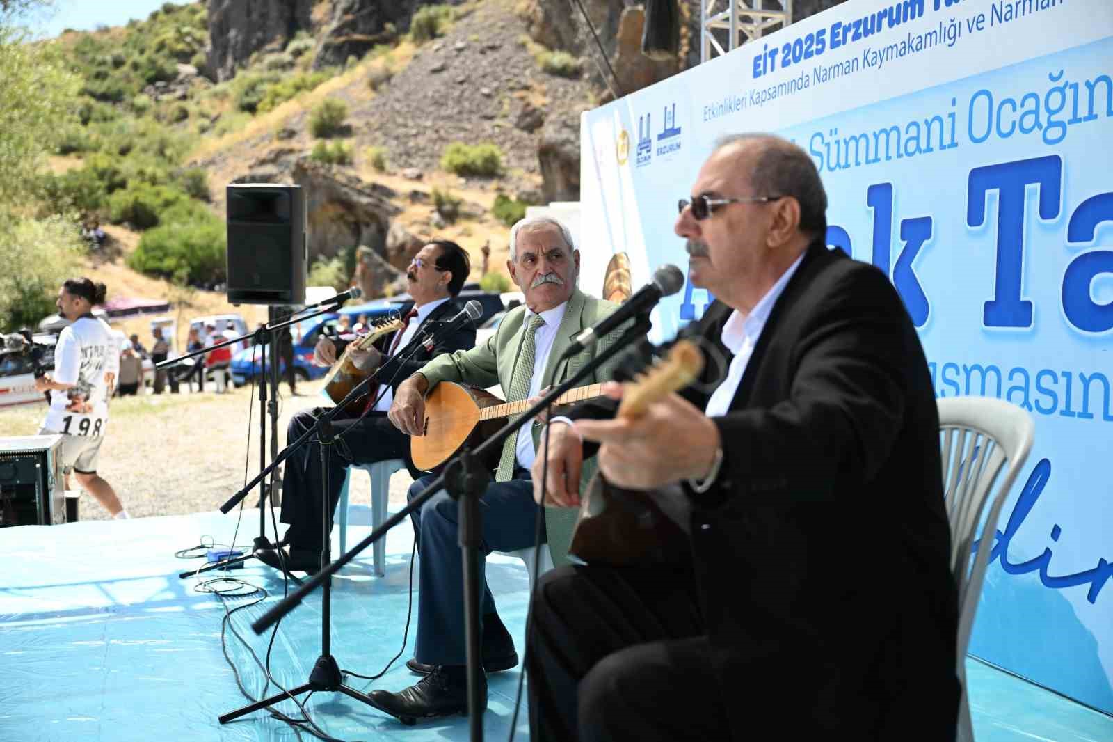 Âşık Sümmani Narman’da anıldı