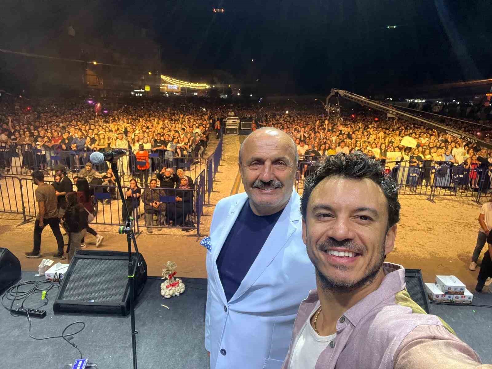 Uluslararası Kültür ve Sarımsak Festivali finali Irmak Arıcı ve Buray konseriyle yaptı