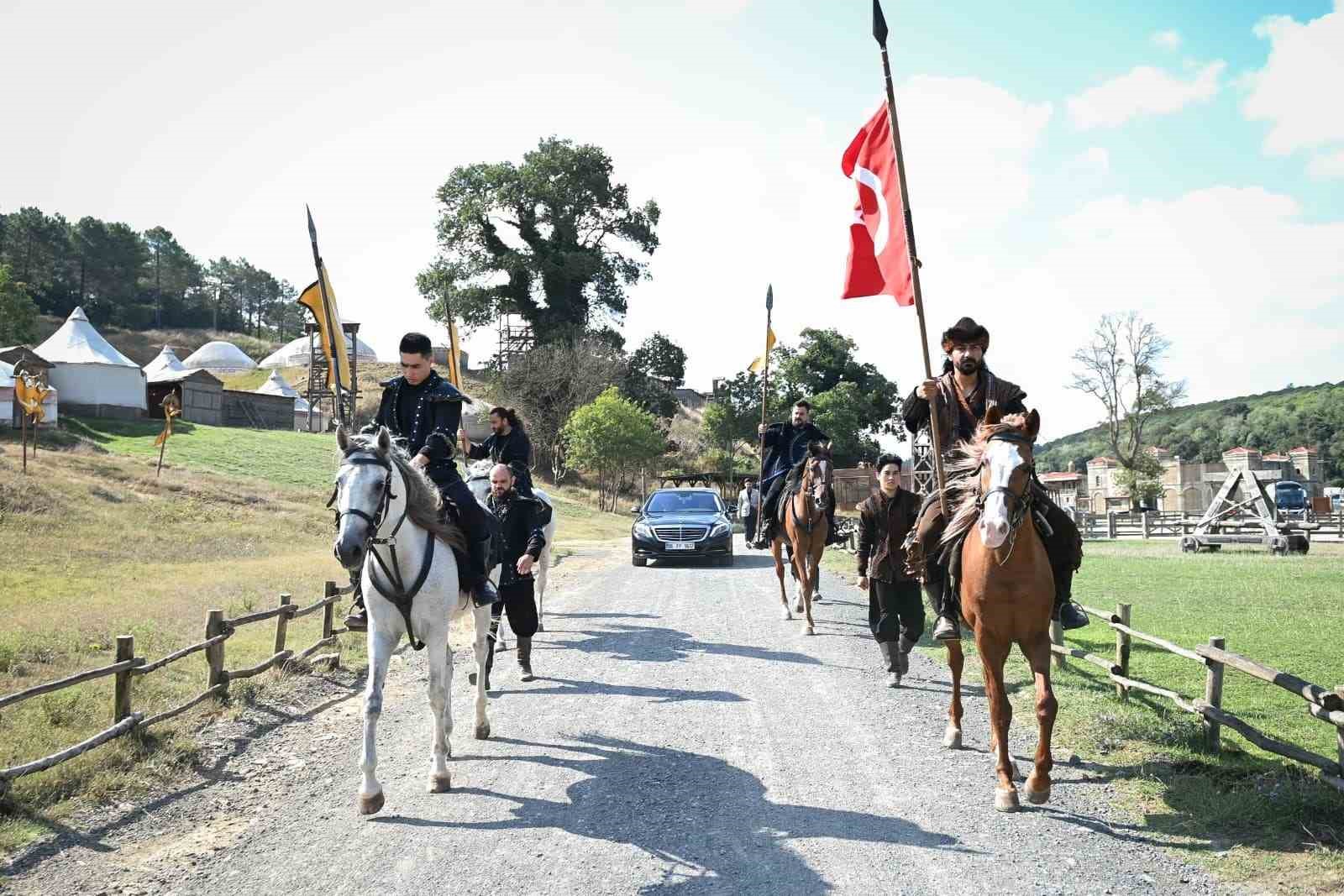 Bakan Ersoy&rsquo;dan, Bozdağ Film Platolarına ziyaret
